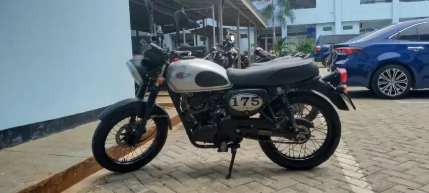 Kawasaki w175 kumplit