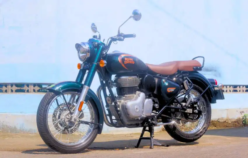 Royal Enfield Meteor classic 500 himalayan like new low oddo 400 KM