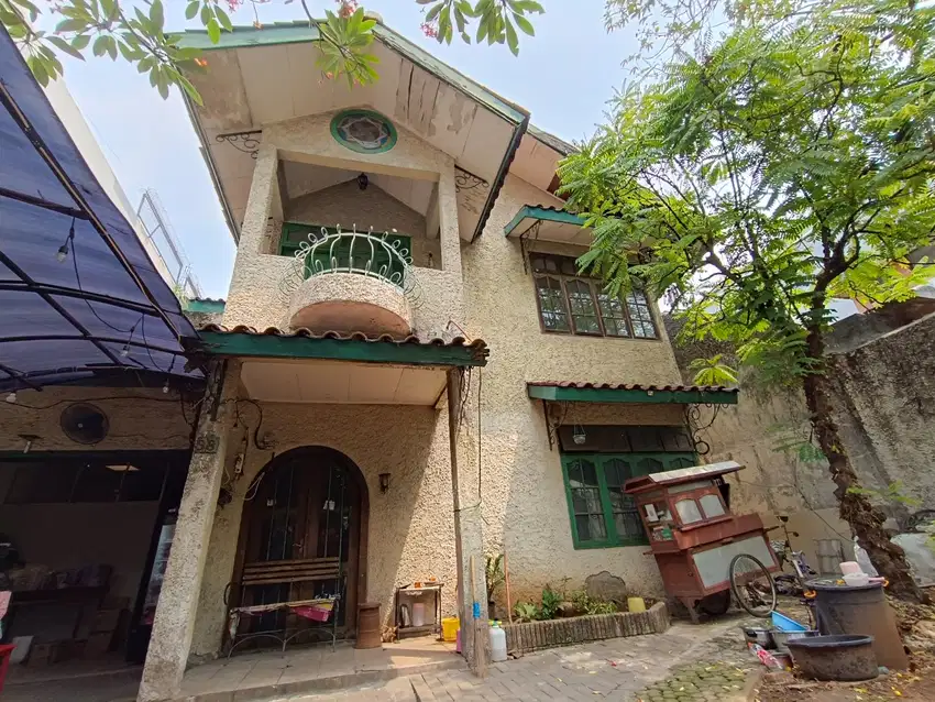 Rumah Lama Hitung Tanah, Jl Danau Limboto, Benhil, Luas 274m2