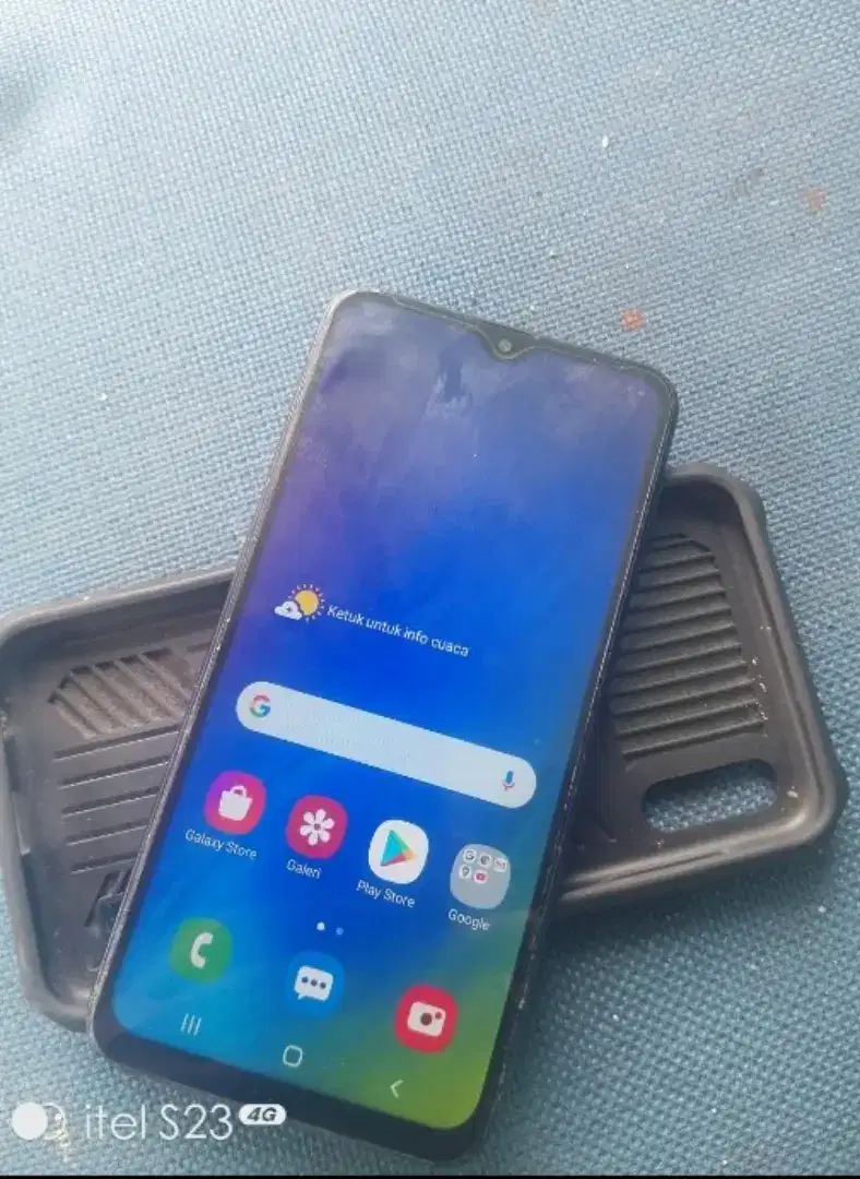 Samsung m10, Handpone samsung