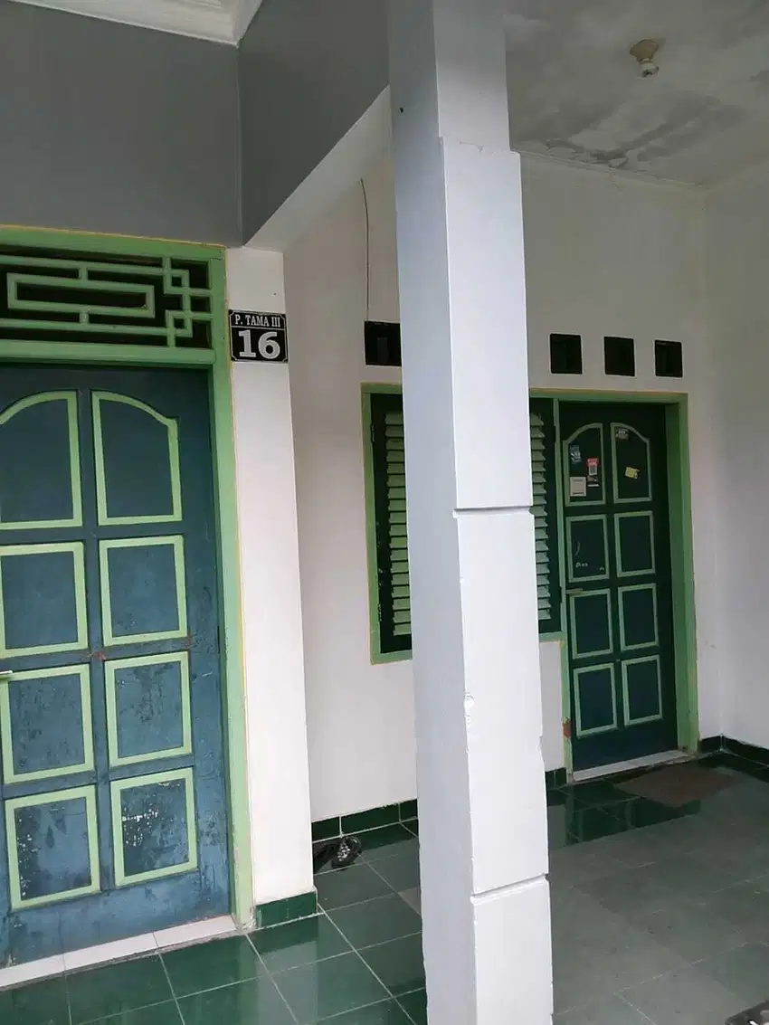 Dijual rumah lantai 2 murah Pucang gading