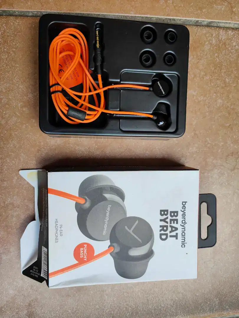 Earphone Beyerdynamic Beat Byrd orange