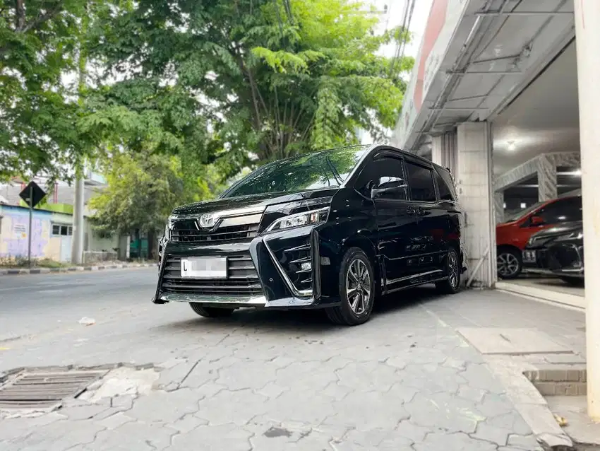 Toyota Voxy 2.0 AT Matic 2018