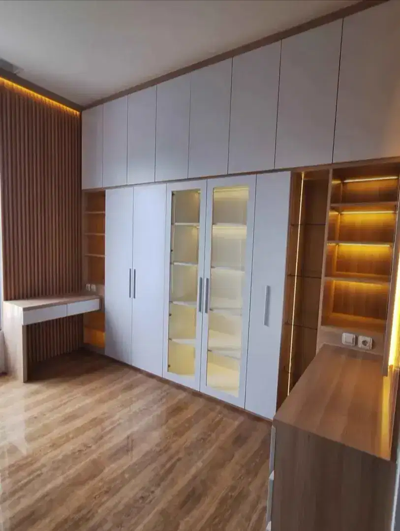 Lemari Pakaian Custom Ruangan