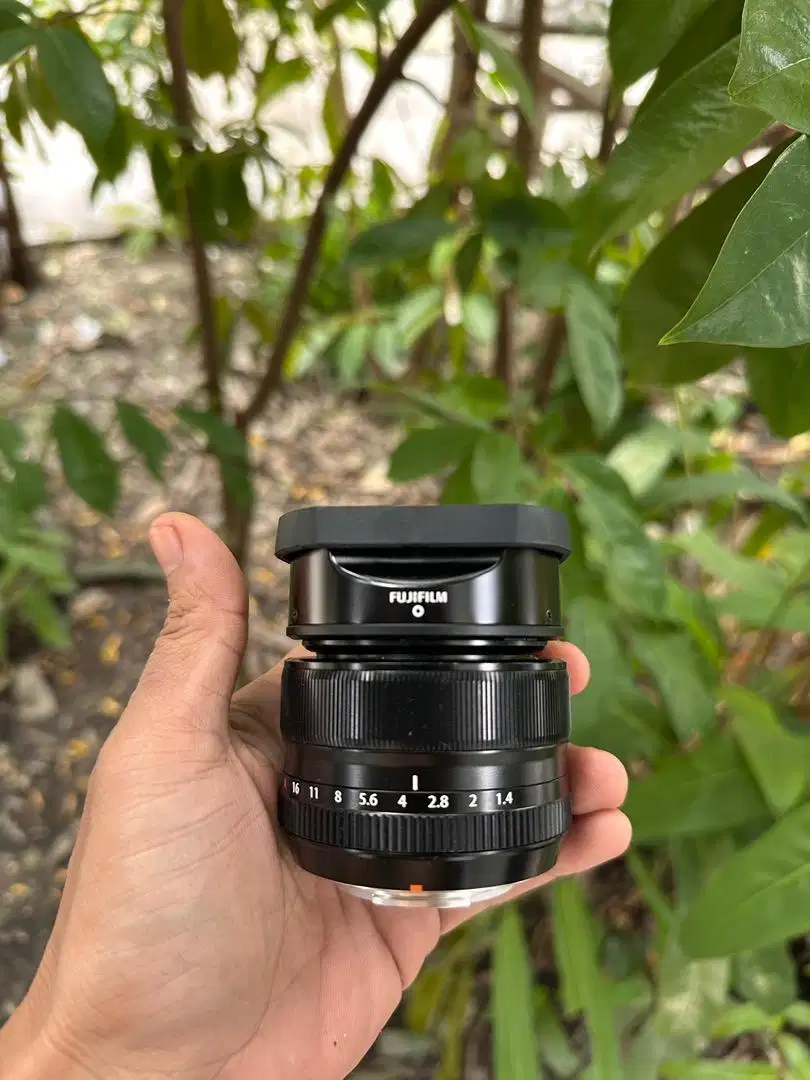 Fujinon xf 35mm f1.4 R like new