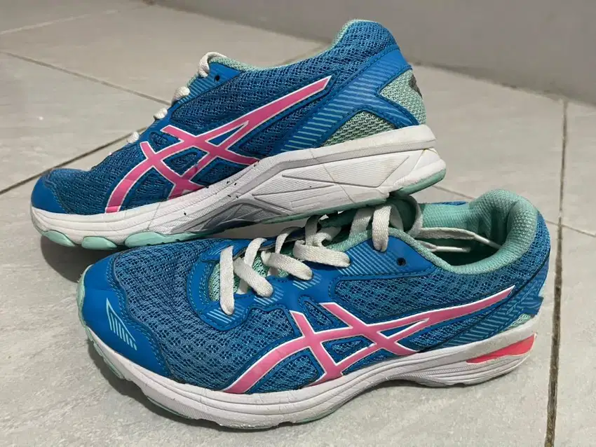 Sepatu Running Asic Size 36