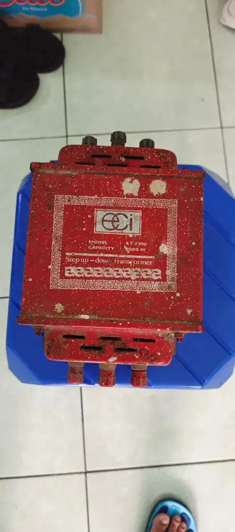 STEP UP DOWN TRANSFORMER 2000 W