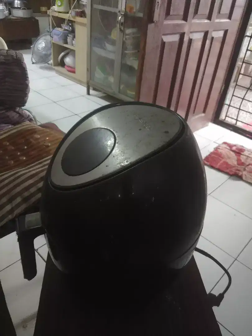 Maestoso Airfryer warna hitam harga pas