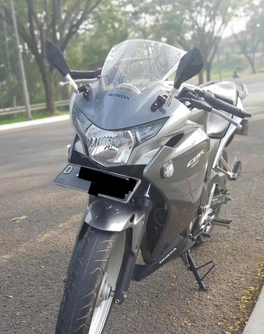 JUAL MOTOR HONDA CBR 250 R CBU Thailand Silver (RARE)