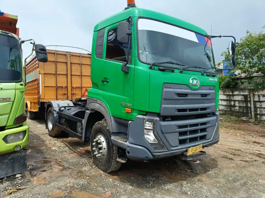 HEAD TRAILER UD QUESTER GKE 280 TAHUN 2021