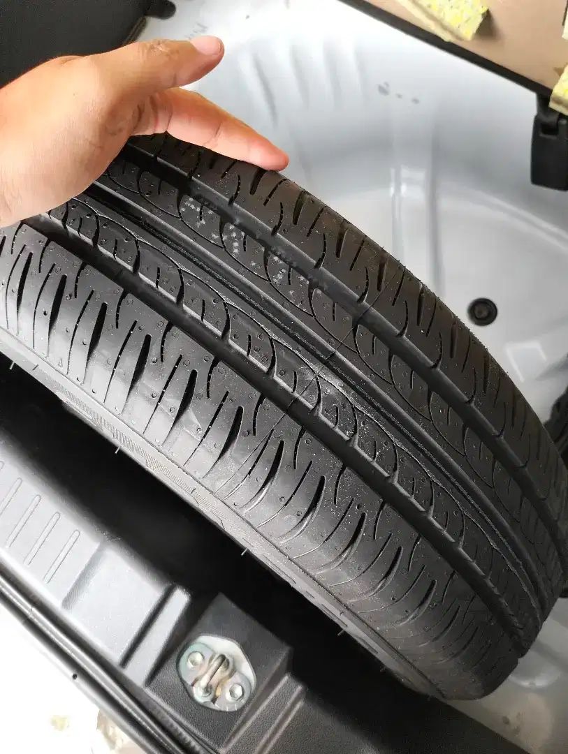 Ban Ayla 175/65 r14 baru