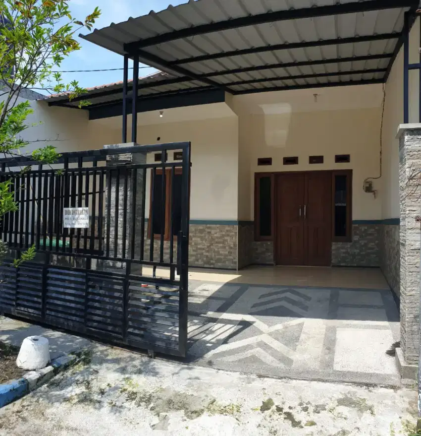 DISEWAKAN RUMAH