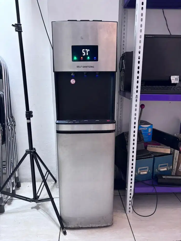 Dispenser GEA Galon Bawah dingin kulkas freon, sinar UV, panas banget