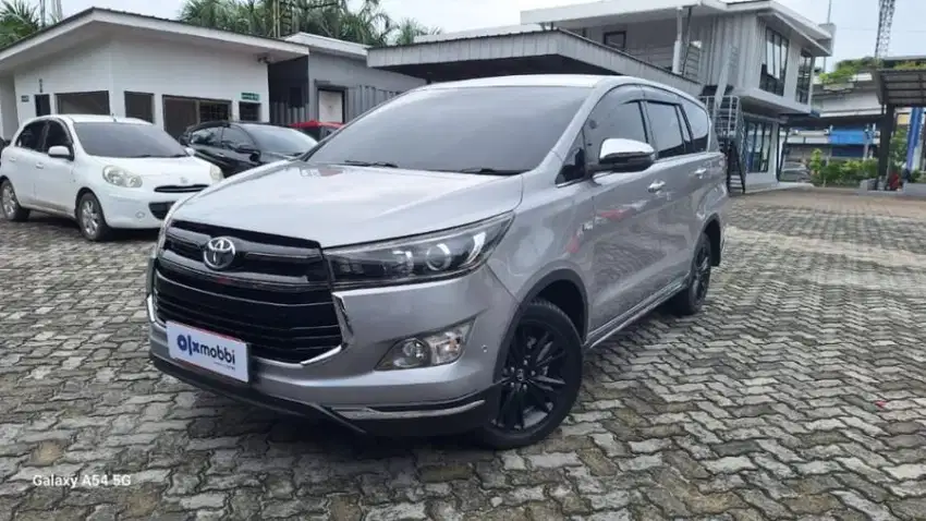 Pajak Panjang - Toyota Kijang Innova 2.0 Venturer Bensin-AT 2017(KGV)