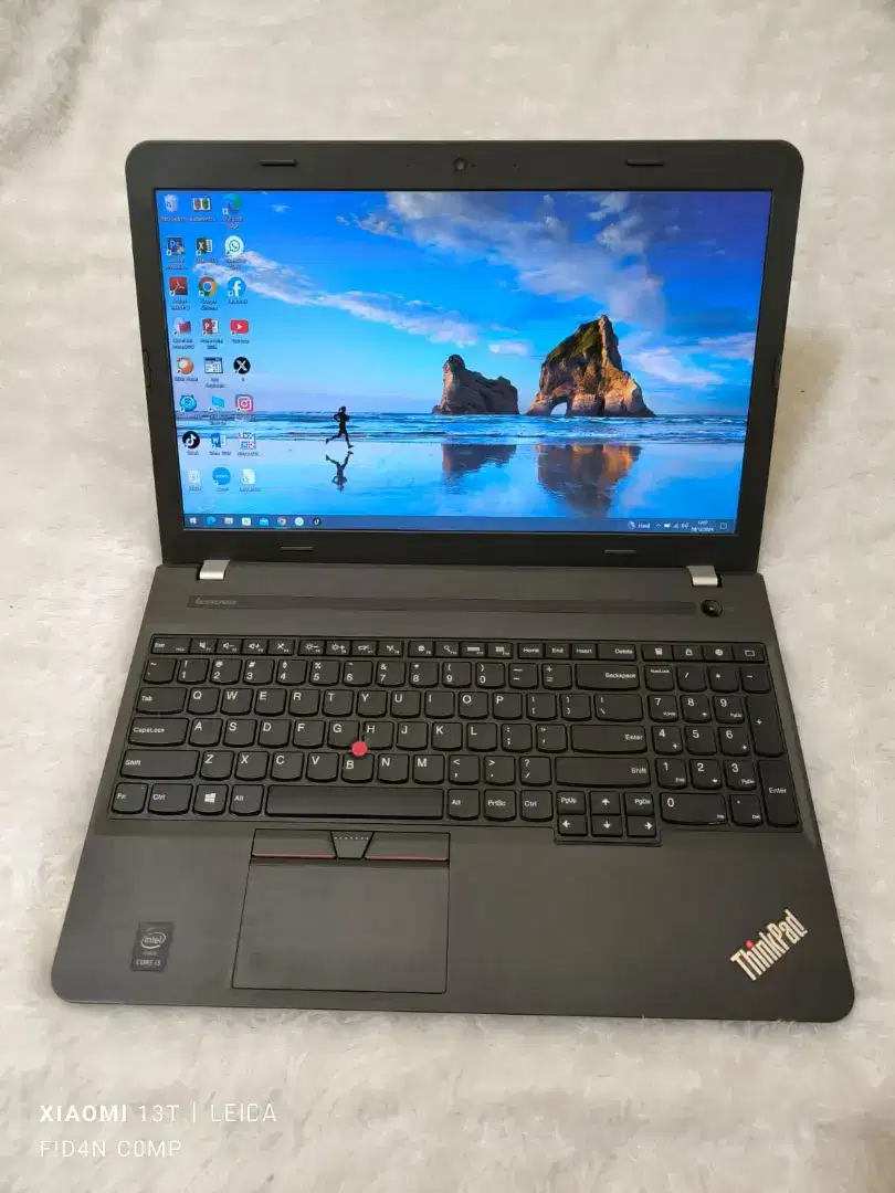 Dijual laptop gaming lenovo slim,kencang core i5 gen 5,ram 8 gb