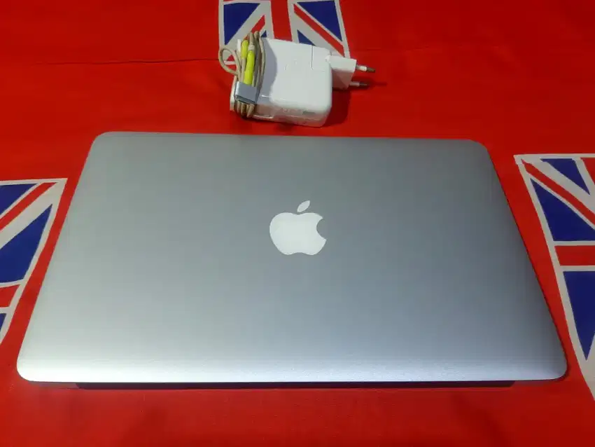 Macbook air 11 inch 2012