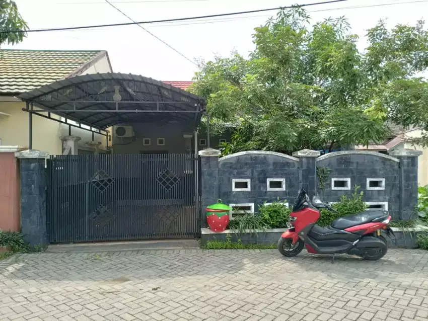 Rumah dijual cepat ,km 8 komp Ratu Asri -+ 300 m dr jl raya