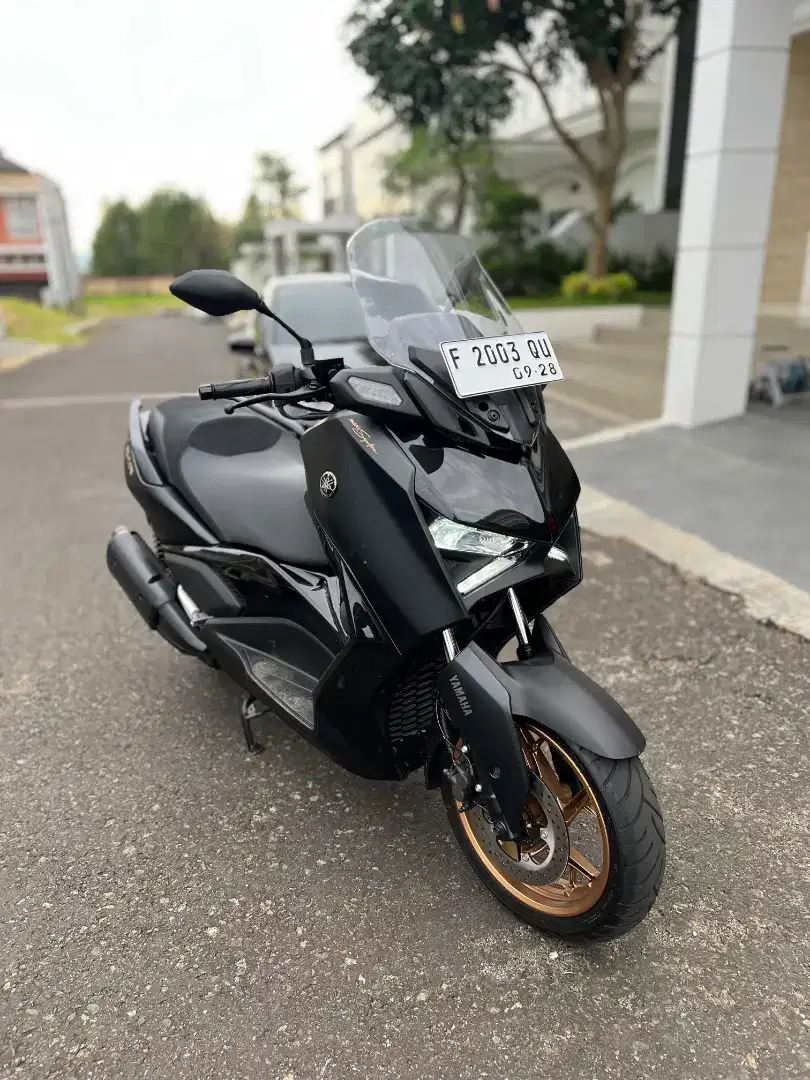 Yamaha Xmax 2023 km 100 perak