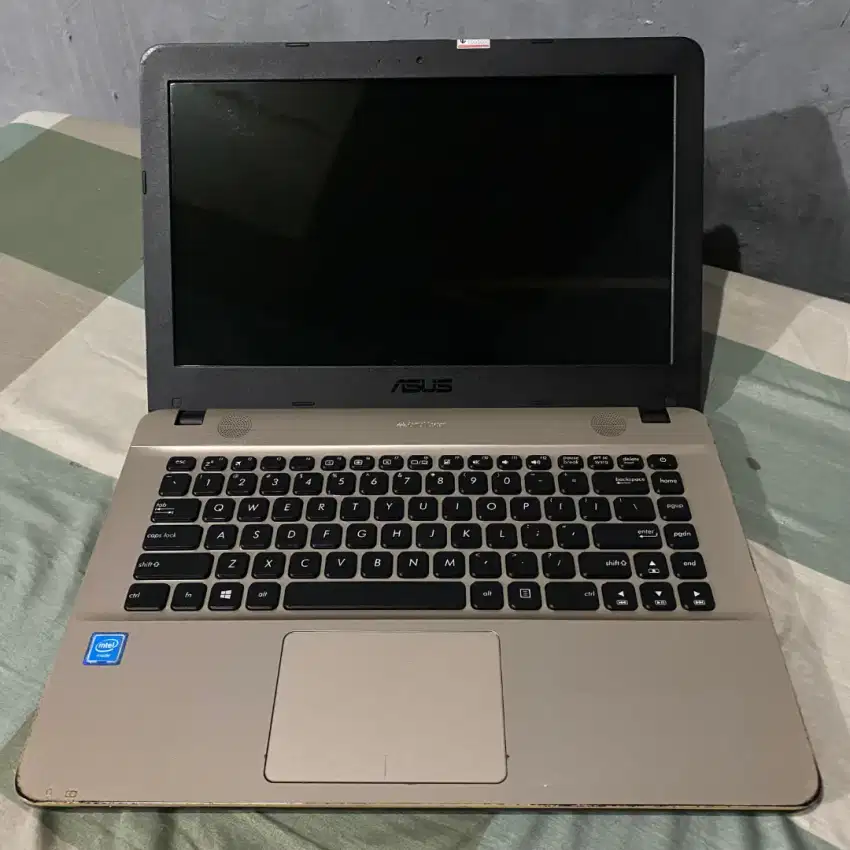 jual murah laptop Asus udh pake SSD 128GB + HDD 500GB