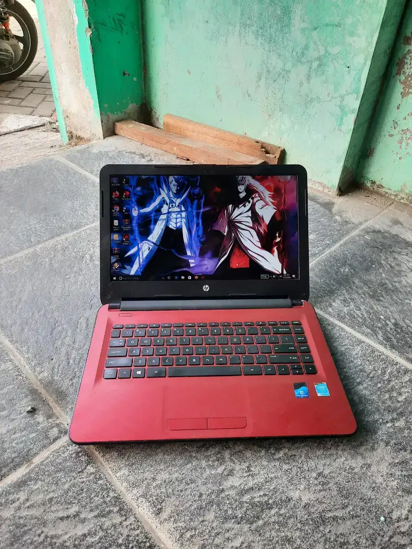 Laptop HP 14 -Merah //CORE I3 GEN4 -SSD 128GB -8GB -MULUS 97%