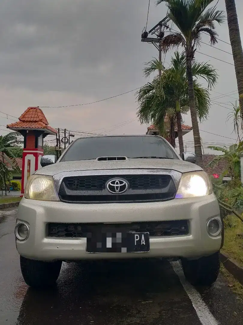 Jual Toyota Hilux 3.0 G.Double cabin 4x4 th.2011 manual.