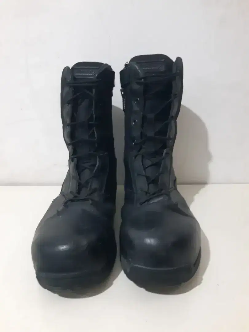 sepatu boot safety size 45