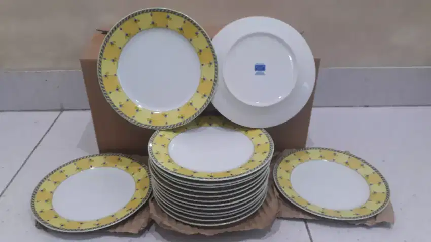 Piring Dessert/Pudding/Cake/Buah merek Flirt by R&B 1 Set Isi 6