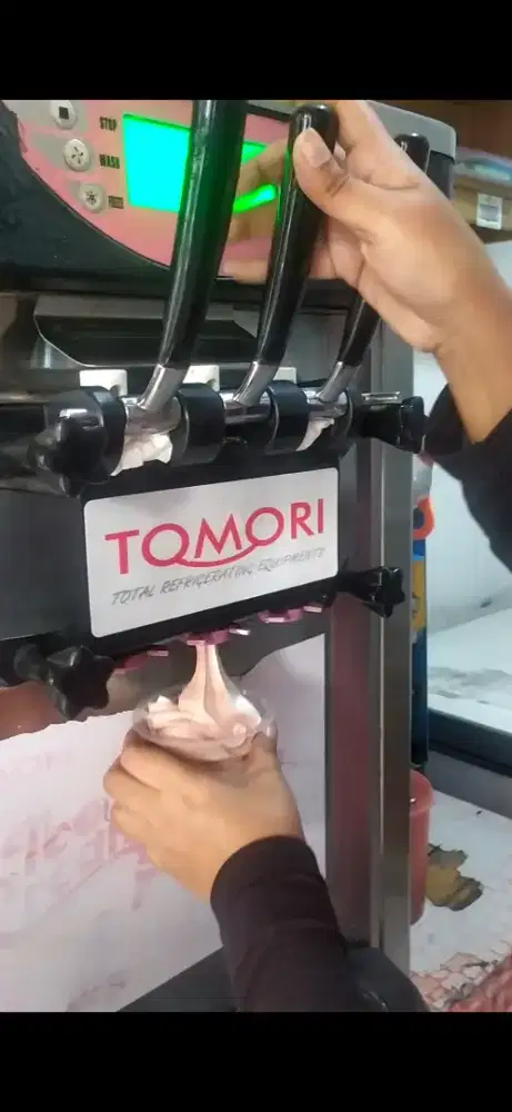 Mesin ice cream cone Tomori 3 tuas