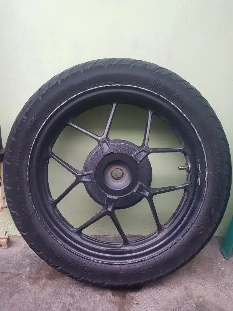 Velg dan ban motor belakang vario 125