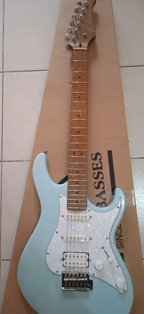 Gitar listrik cort G200idx roasted maple