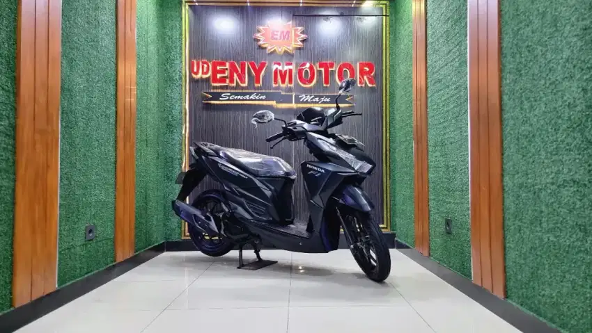 HONDA VARIO 150 LED TH 2015 - Hitam