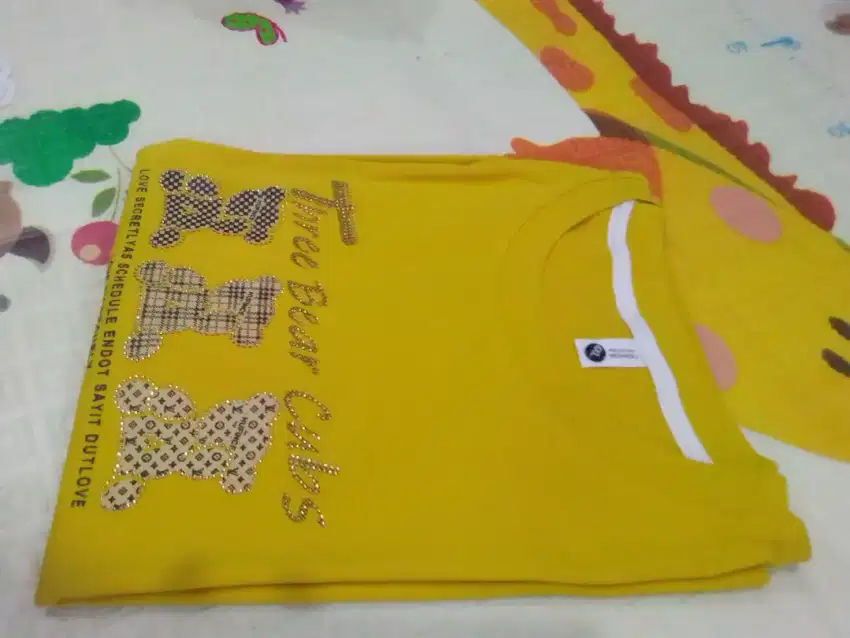 Kaos import wanita
