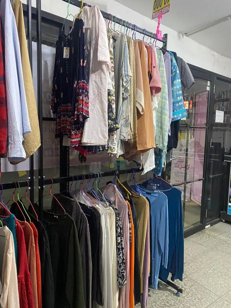 Gawang baju dan hanger stand