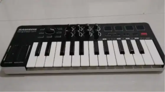 Dijual Murah MIDI controller SAMSON Graphite M25