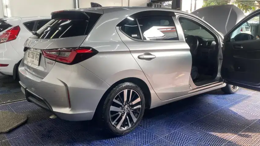 Dijual Honda City hatchback Rs automatic 2021