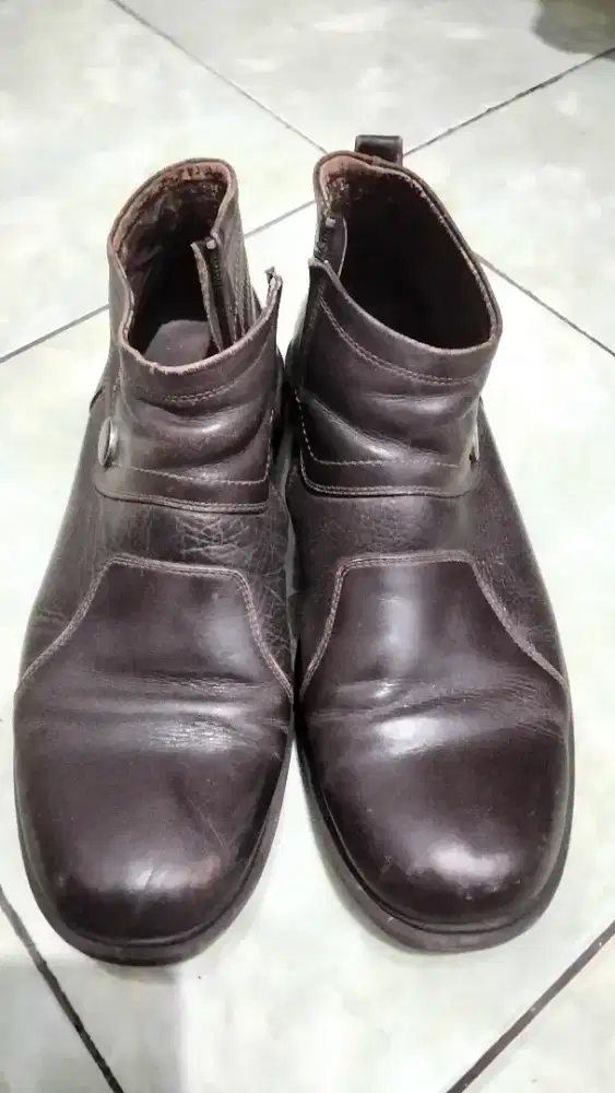 Sepatu boot Buccheri