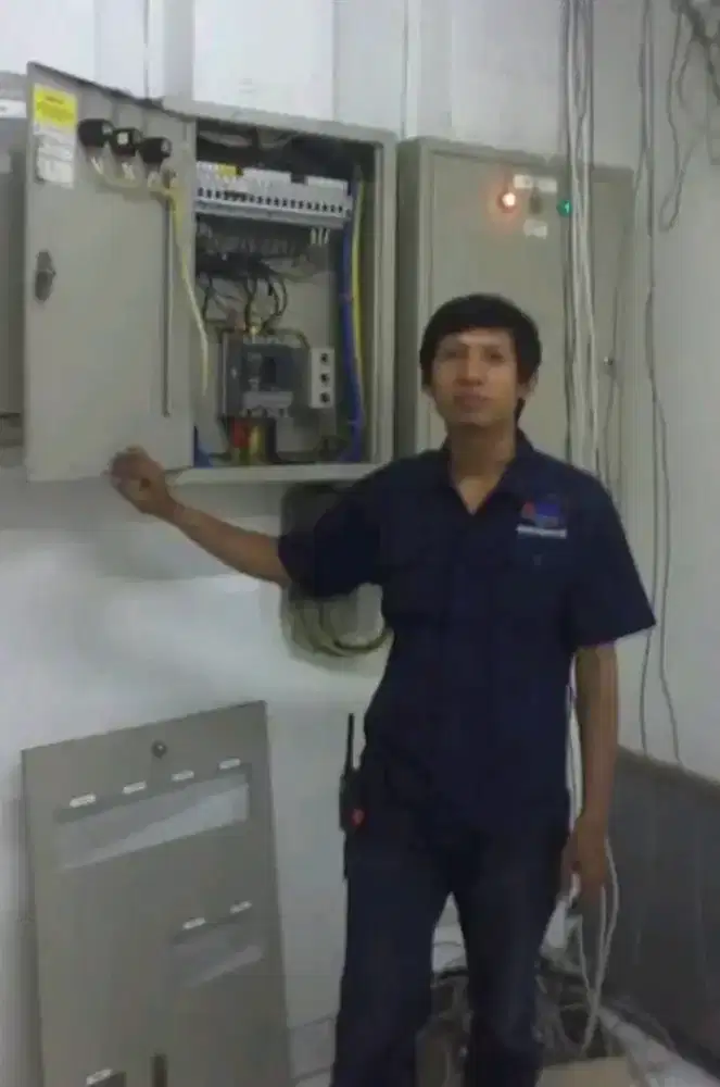 TEKNISI LISTRIK DAN PLUMBING (POMPA) , TUKANG LISTRIK,PANGGILAN 24 JAM