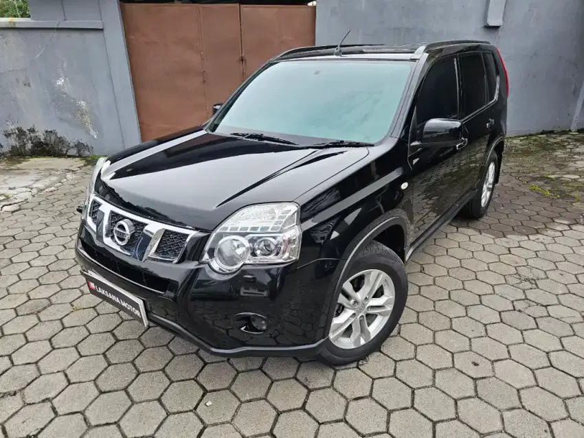 Nissan X trail 2.0 hitam Automatic