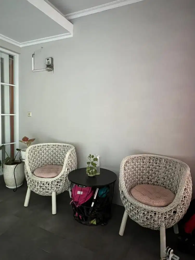 Kursi rotan sintetas brekele tanpa meja