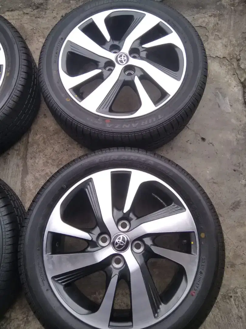 Velg Toyota New Yaris R.16 ori