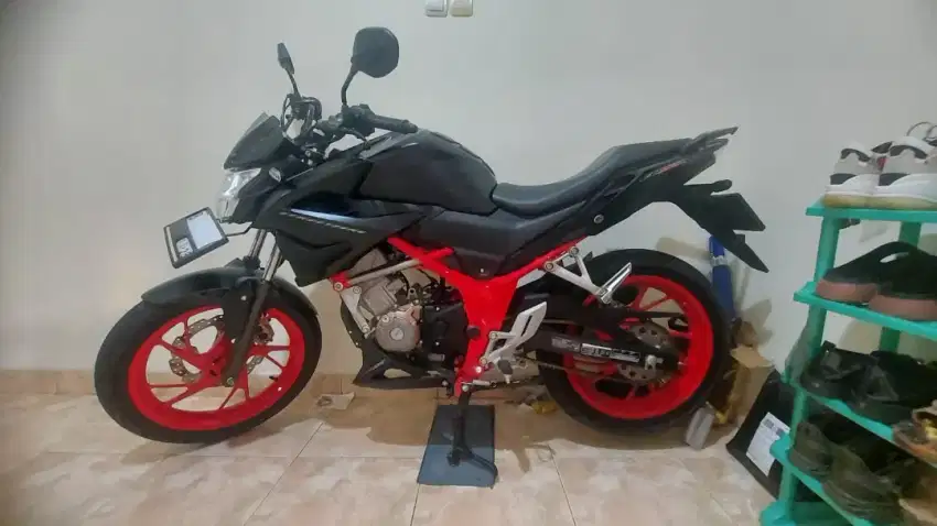 HONDA CB150R STREEFIRE PGMI FI kond baru km 1000 th 2018