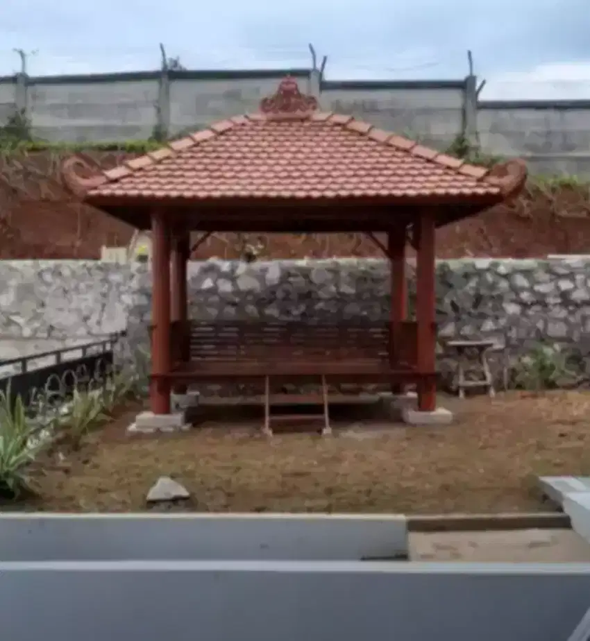 Gazebo kayu kelapa.