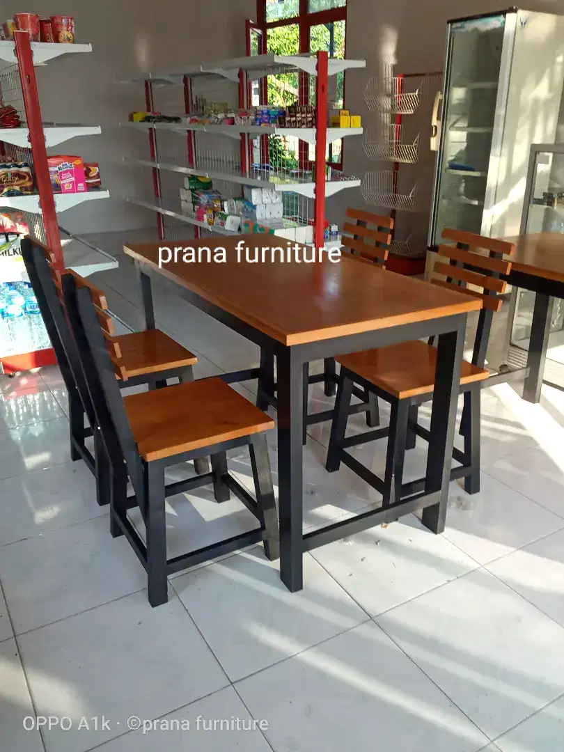 Meja kursi cafe resto dan makan item