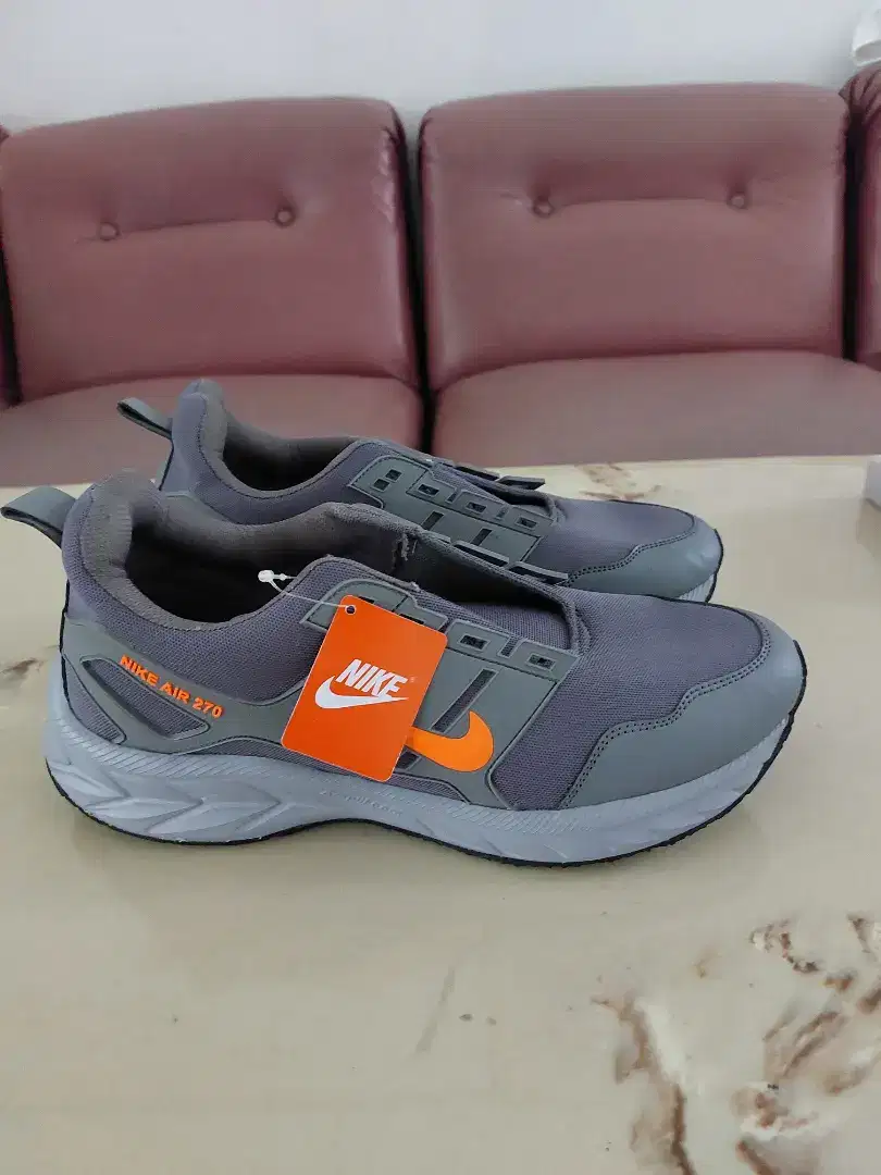 Sepatu Nike Air 270