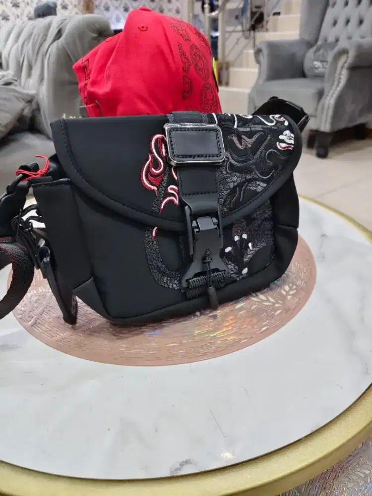 Tas Selempang Tum2 Naga kombinasi kulit plus kanvas pvc