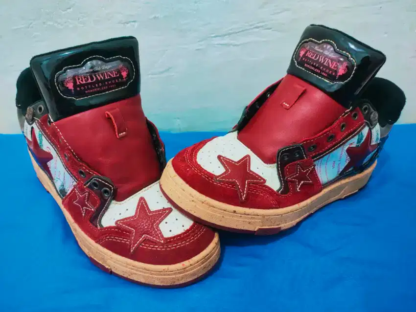 BORDEAUX RED WINE BOTTLED SHOES. SEPATU LANGKA ALIAS KOLEKTOR ITEM.