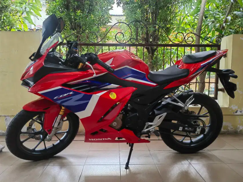 CBR 150 R like new