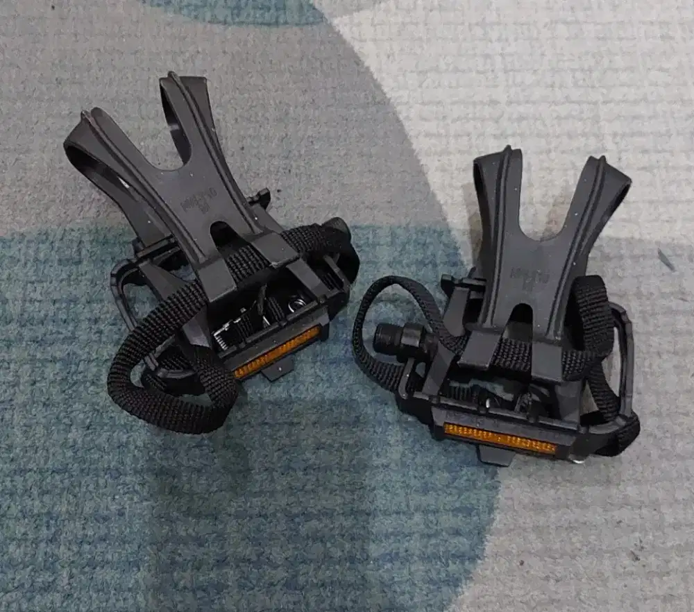 Pedal toeclip warna hitam
