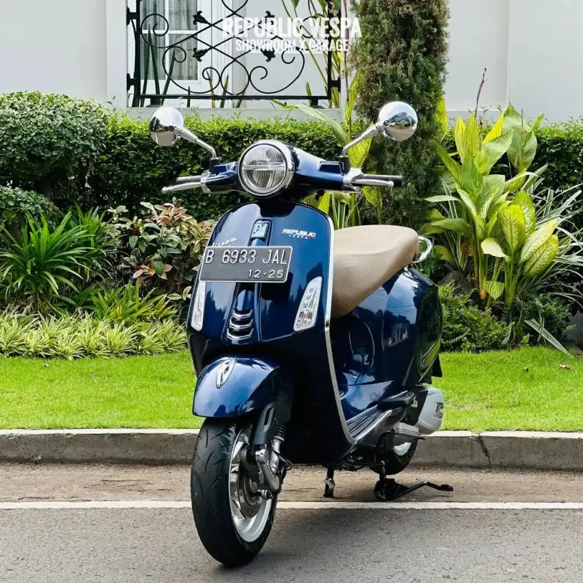 Vespa Primavera 150 IGET ABS TH 2020 WARNA Biru Tua