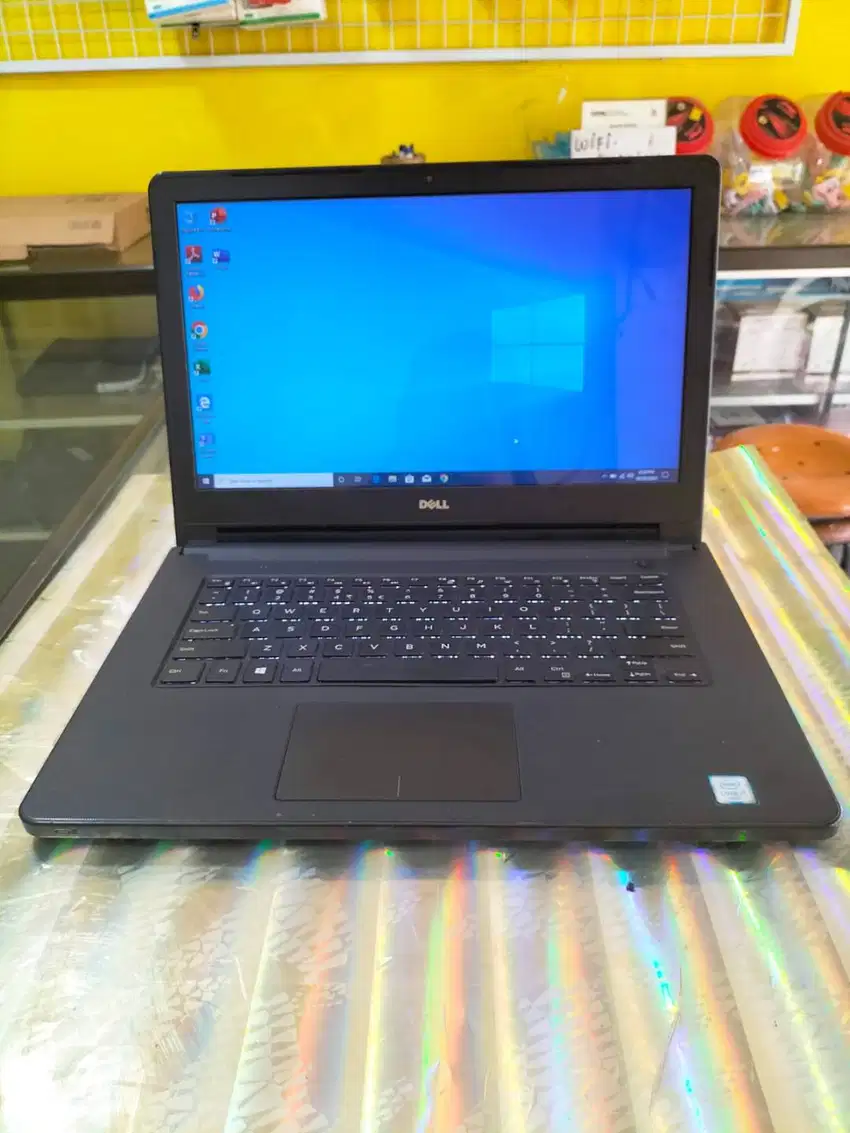 Laptop DELL P64G CORE i7-6500 RAM 8GB SSD 256GB